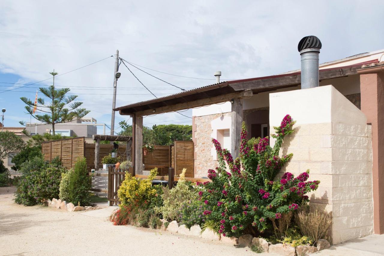 Вилла Casa Josep Camarles Экстерьер фото