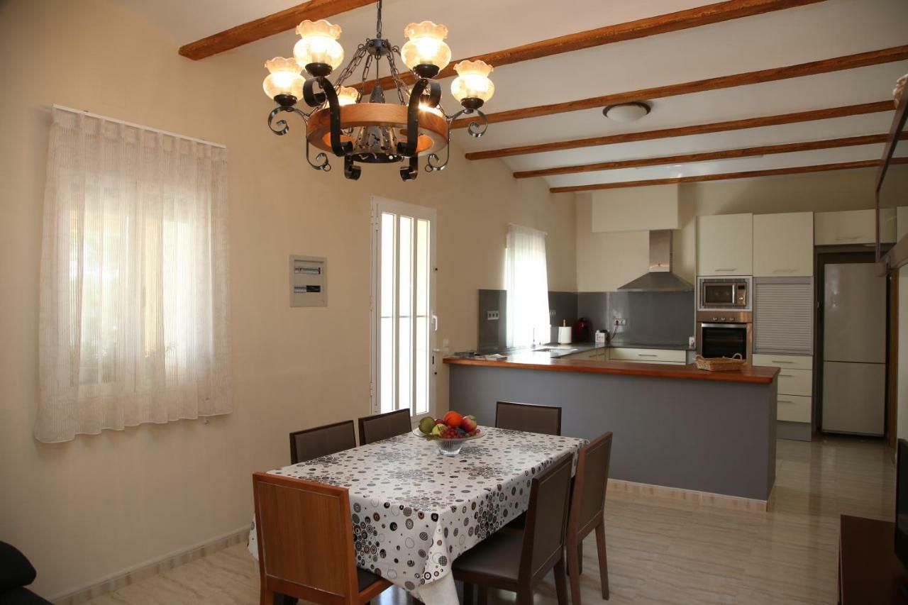 Вилла Casa Josep Camarles Экстерьер фото